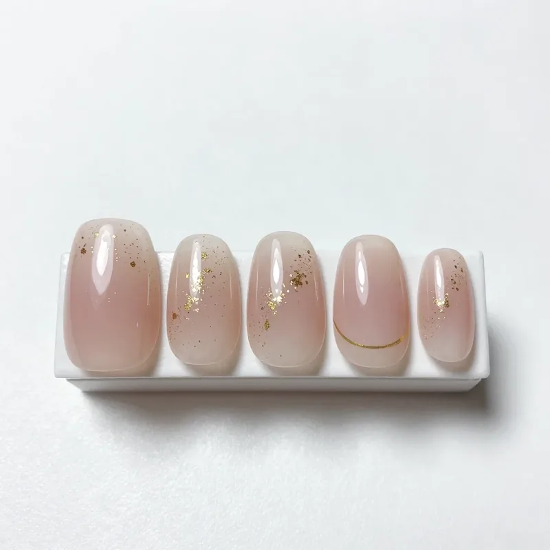 クリアに金箔のネイルチップ
